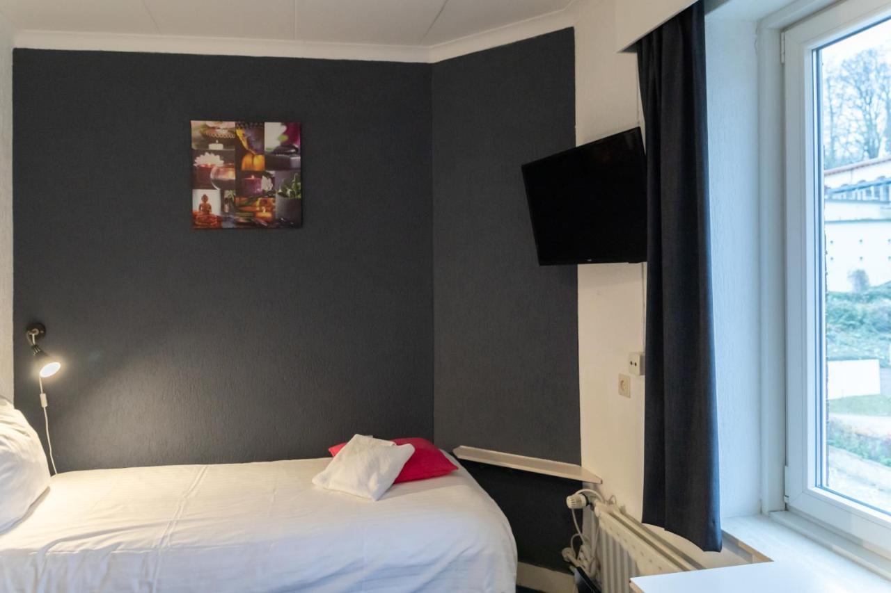 Single Room,1037709478:JPEG
