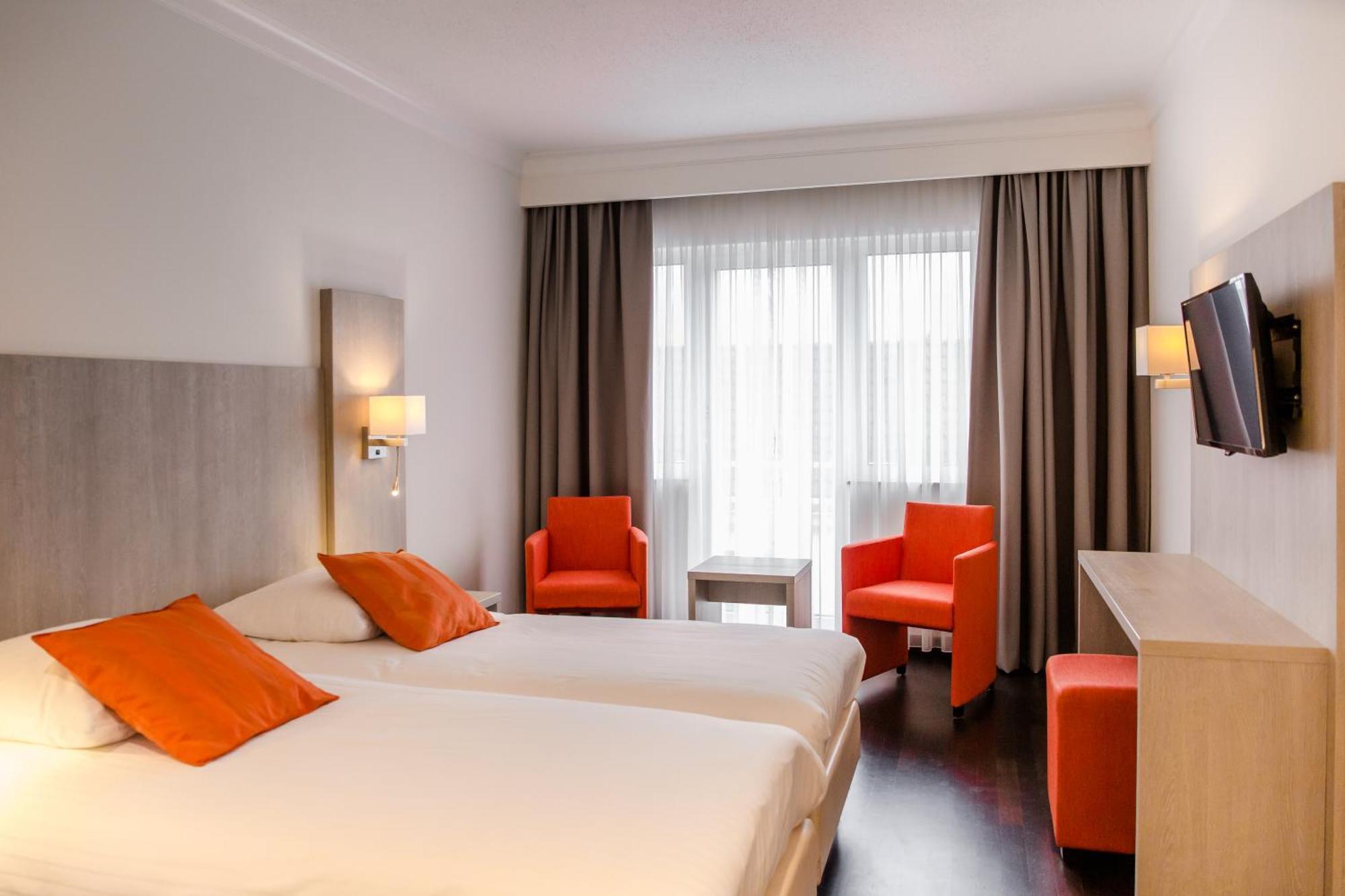 Double Room,688311354:JPEG